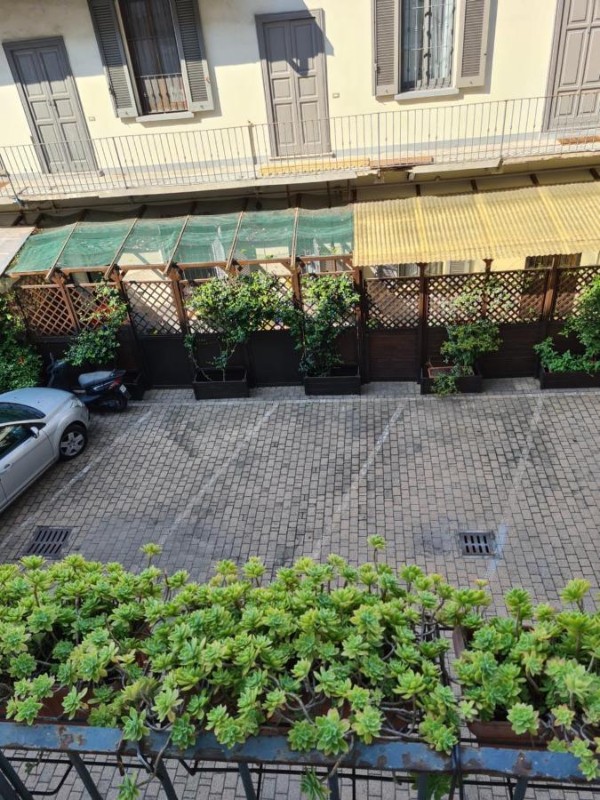 Appartamento Via Comune Antico Milan Luaran gambar