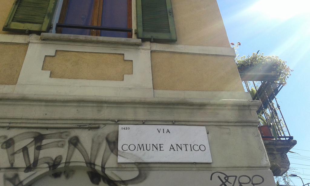 Appartamento Via Comune Antico Milan Luaran gambar