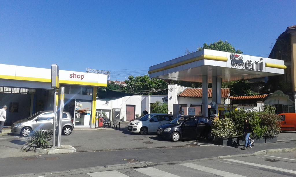 Appartamento Via Comune Antico Milan Luaran gambar