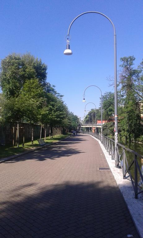 Appartamento Via Comune Antico Milan Luaran gambar