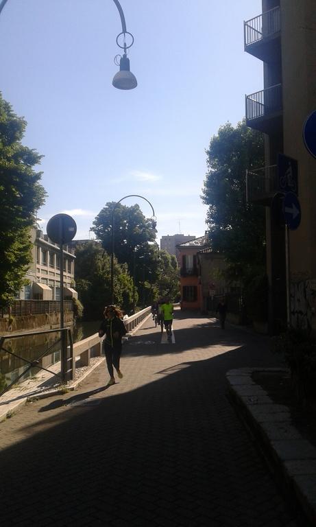 Appartamento Via Comune Antico Milan Luaran gambar